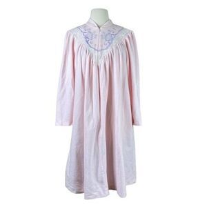 Vintage Vanity Fair Nightgown Size Medium Pink